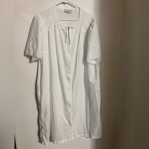 ENCHANTMATES Miss Elaine Button Down Nightgown White & Blue with Lace Women's 1X